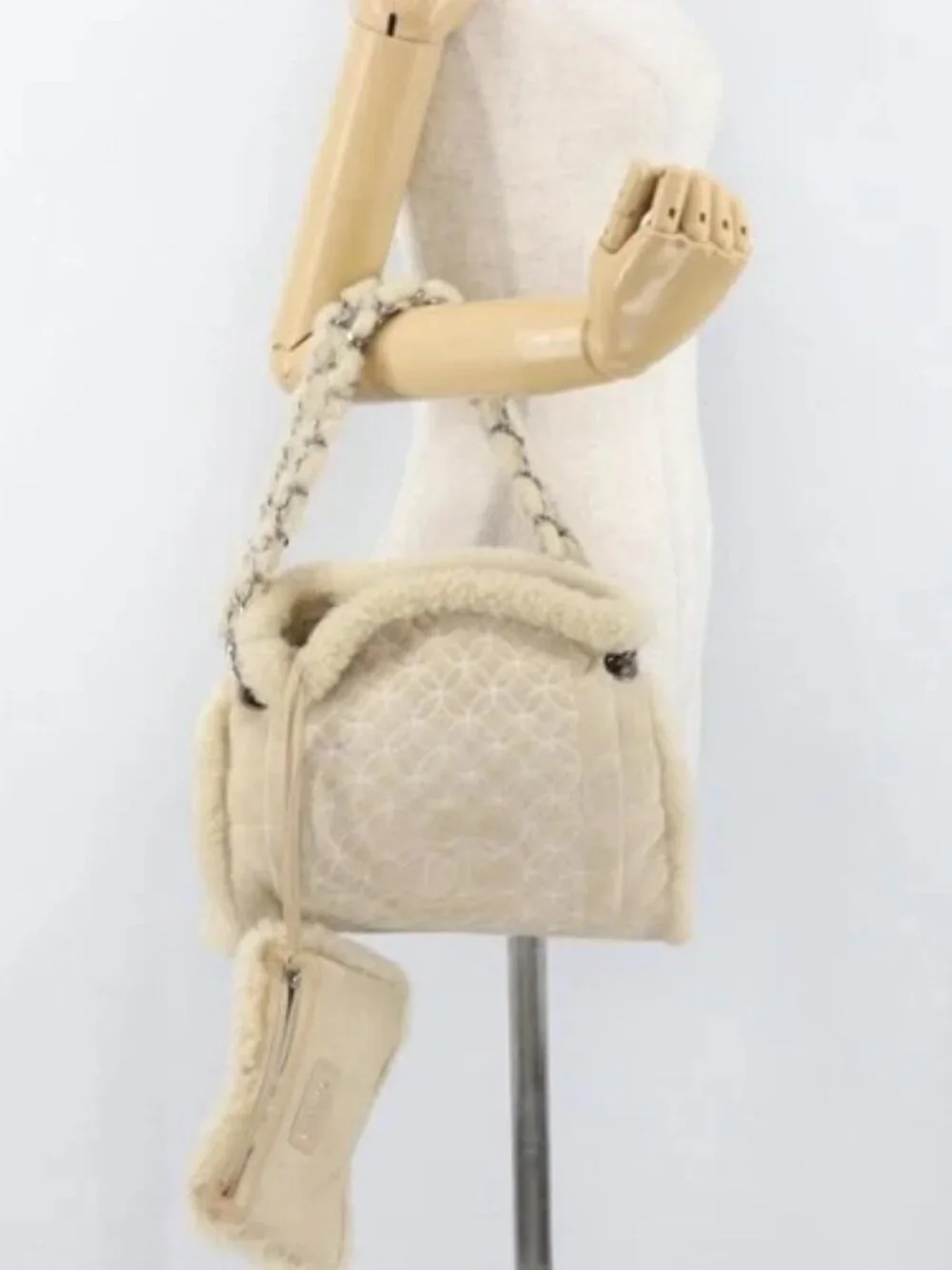 CHANEL Choco Bar Chain Tote Bag Mouton Ivory Silver CC Auth 176557